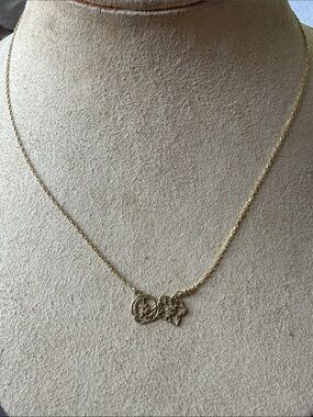 Birth Flower Necklace!